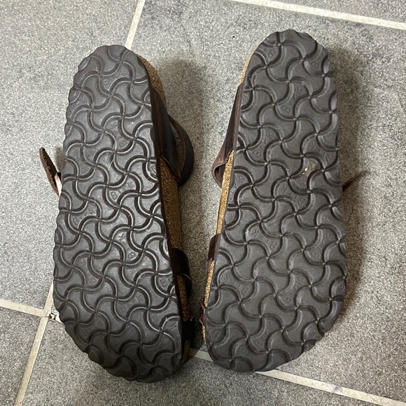 Size 5 Birkenstock Yara Oiled Leather Sandal - Picture 4 of 7
